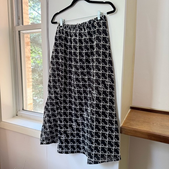 NWT Lisa Says Gah Molly Skirt in Bows Ribbons Black White M/L - Picture 10 of 17